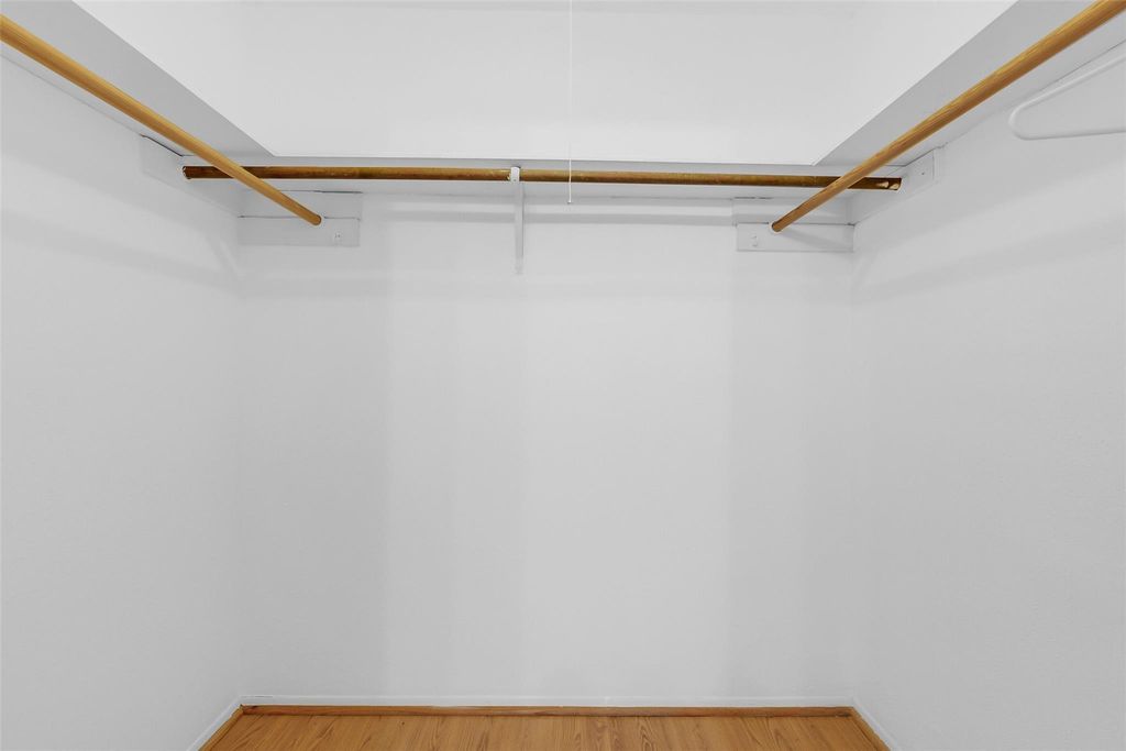 Image 12 of property listing at 5005 Georgi Lane 156, Houston, TX 77092