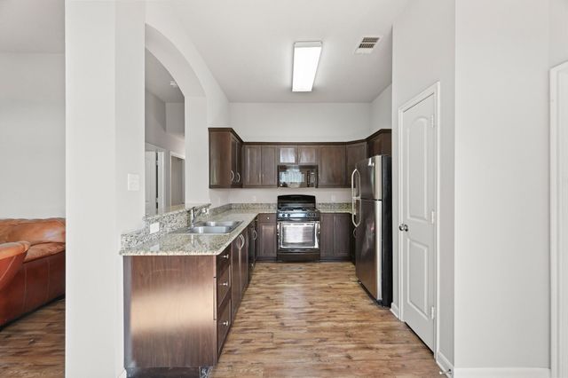 2800 Silver Oak Drive, College Station, TX 77845