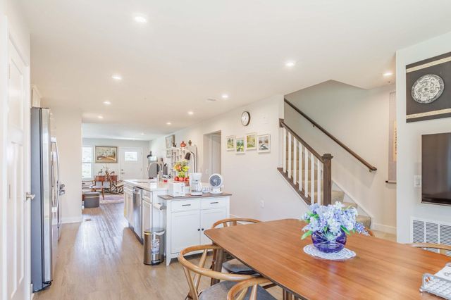 360 SHORTLEAF CIR, Frederick, MD 21702