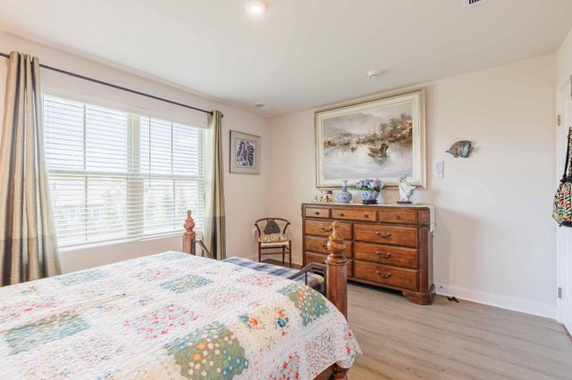 360 SHORTLEAF CIR, Frederick, MD 21702