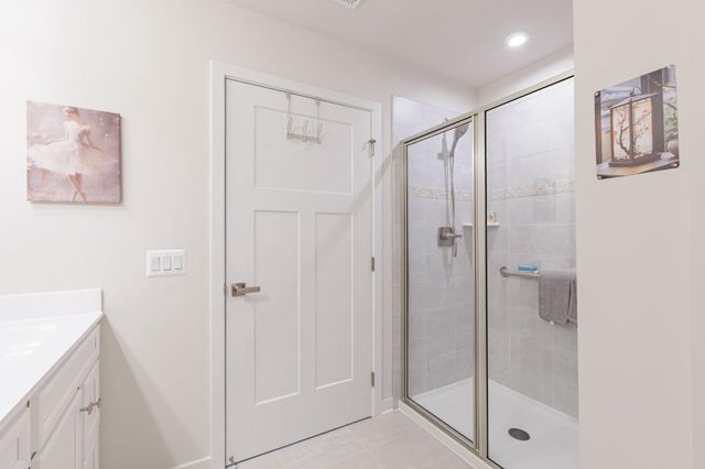 360 SHORTLEAF CIR, Frederick, MD 21702