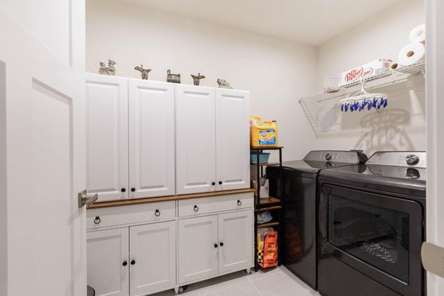 360 SHORTLEAF CIR, Frederick, MD 21702
