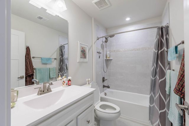 360 SHORTLEAF CIR, Frederick, MD 21702