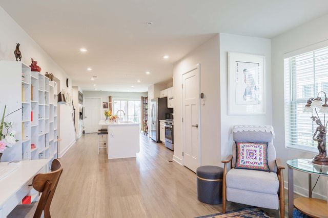 360 SHORTLEAF CIR, Frederick, MD 21702