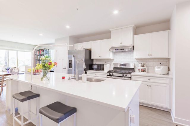 360 SHORTLEAF CIR, Frederick, MD 21702