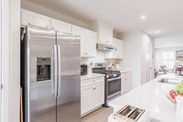 360 SHORTLEAF CIR, Frederick, MD 21702