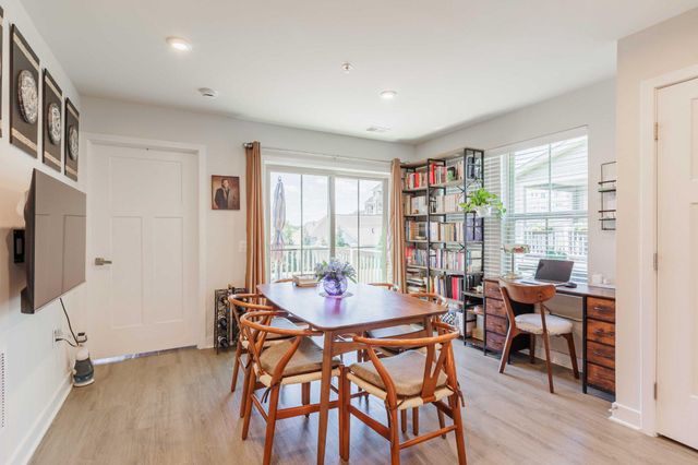 360 SHORTLEAF CIR, Frederick, MD 21702