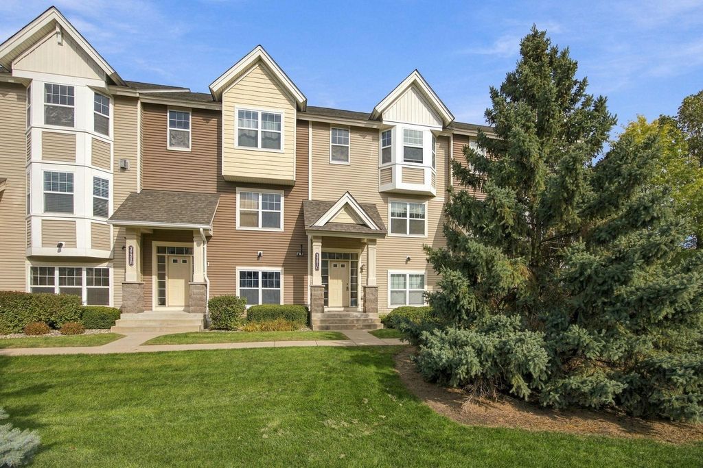3721 Hazel Trail C, Woodbury, MN 55129 — exterior