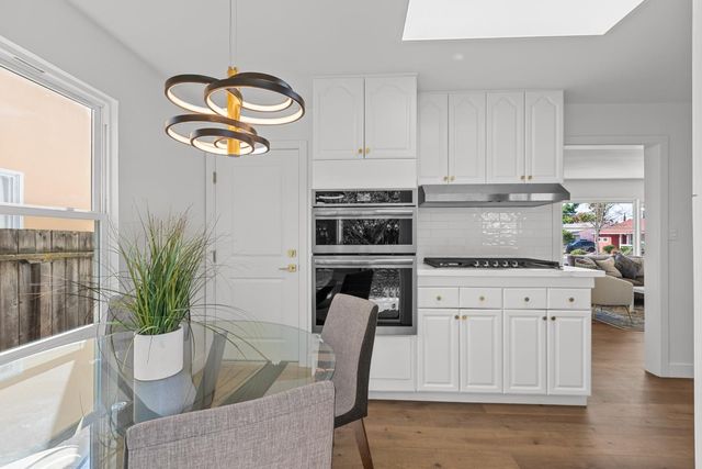 5625 La Campana Way, Sacramento, CA 95822