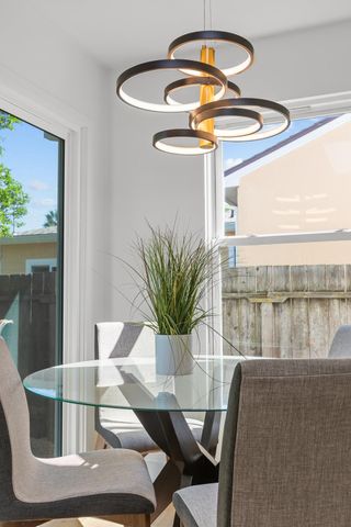 5625 La Campana Way, Sacramento, CA 95822