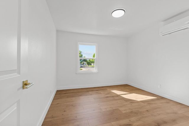 5625 La Campana Way, Sacramento, CA 95822