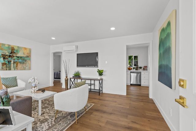 5625 La Campana Way, Sacramento, CA 95822