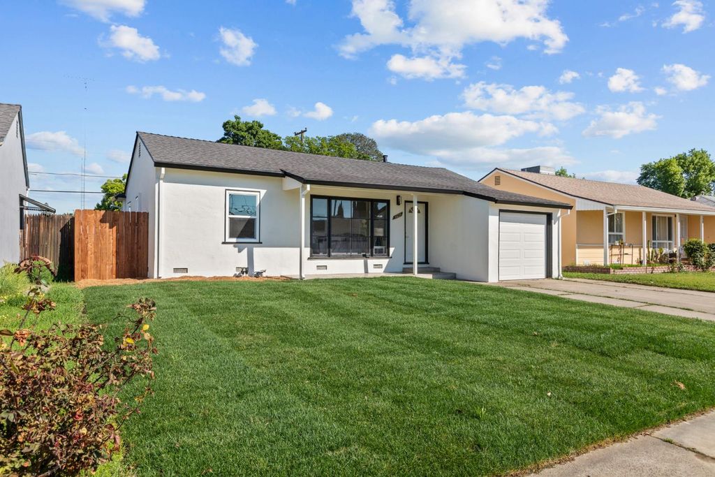 5625 La Campana Way, Sacramento, CA 95822