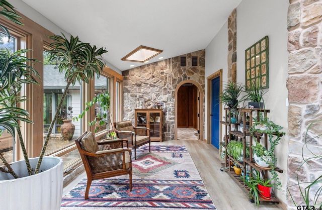 692 Private Road 5937, Emory, TX 75440