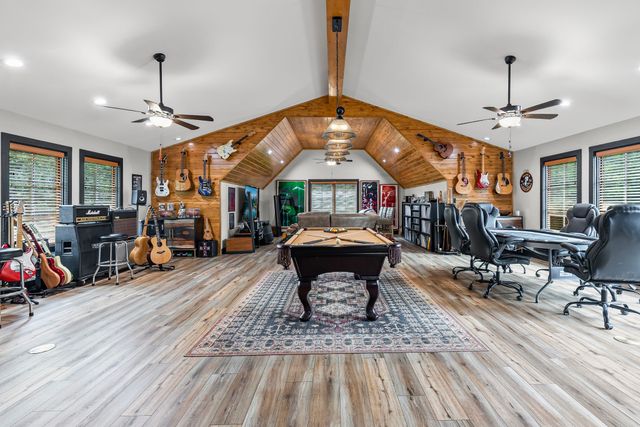 692 Private Road 5937, Emory, TX 75440