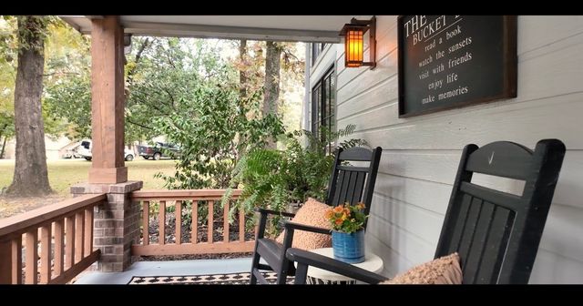 692 Private Road 5937, Emory, TX 75440