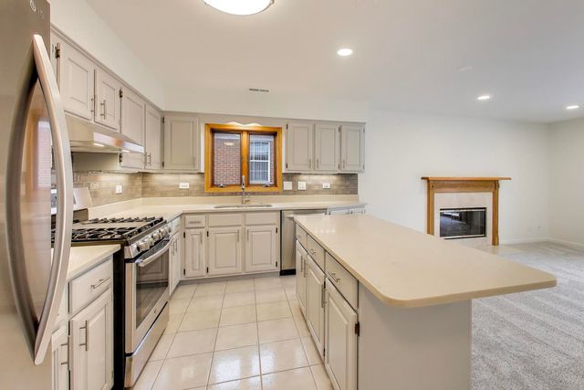 1209 E Davis Street E 3, Arlington Heights, IL 60005