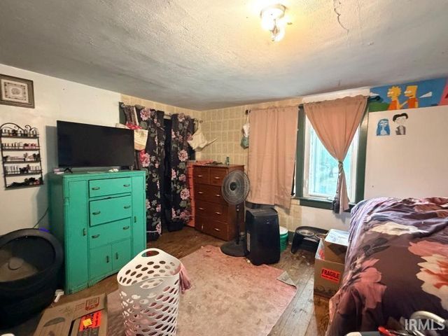 1032 E 3rd Street, Mishawaka, IN 46544