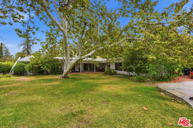 4401 Nogales Drive, Los Angeles, CA 91356