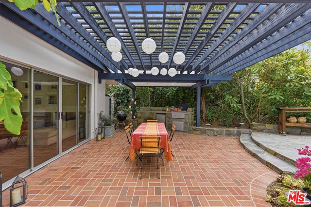 4401 Nogales Drive, Los Angeles, CA 91356