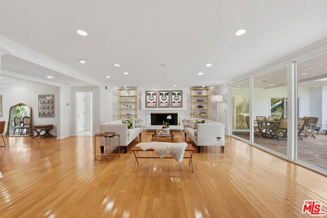 4401 Nogales Drive, Los Angeles, CA 91356