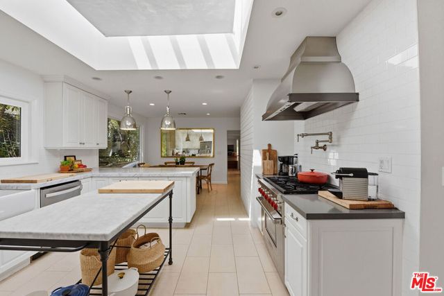 4401 Nogales Drive, Los Angeles, CA 91356