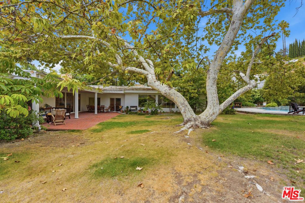 4401 Nogales Drive, Los Angeles, CA 91356