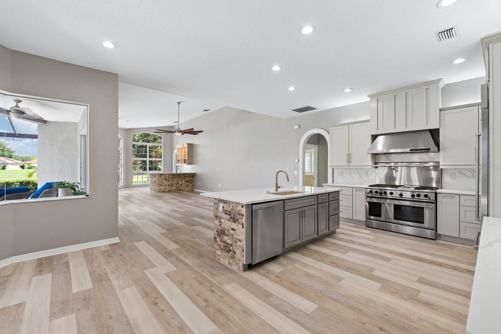 Image 19 of property listing at 1003 KINGS WAY LANE, Tarpon Springs, FL 34688