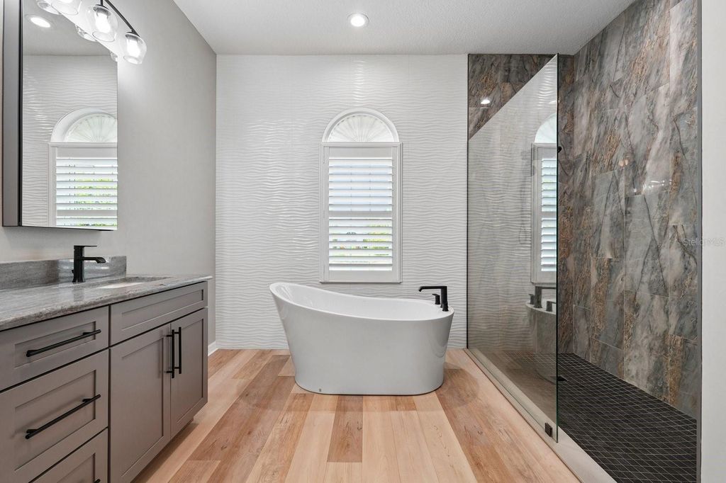 Image 27 of property listing at 1003 KINGS WAY LANE, Tarpon Springs, FL 34688