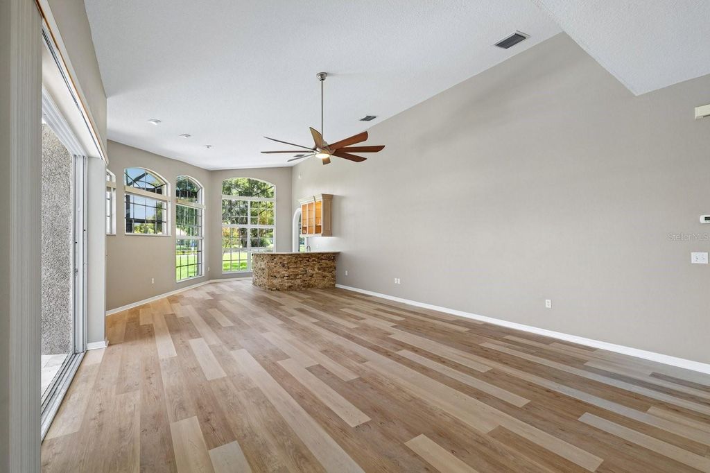 Image 32 of property listing at 1003 KINGS WAY LANE, Tarpon Springs, FL 34688