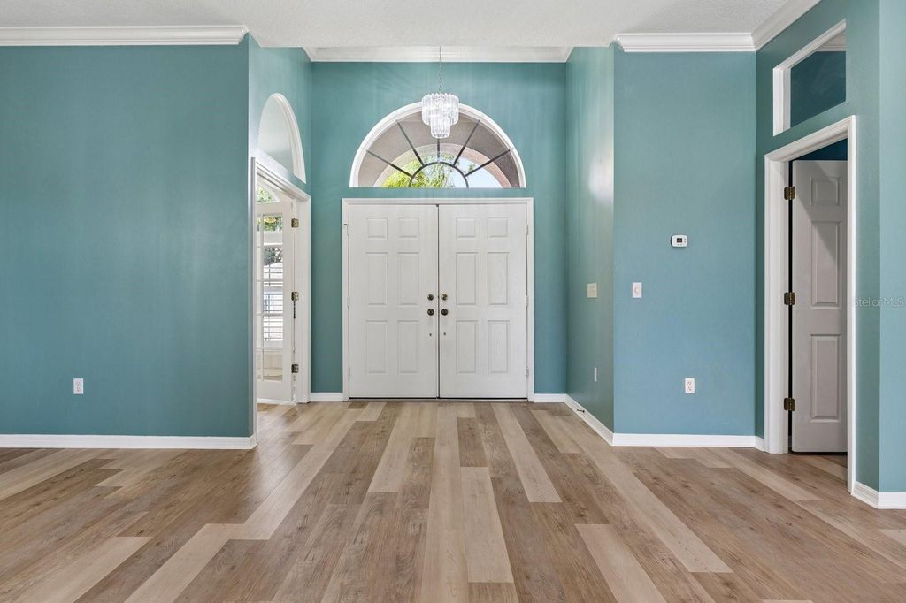 Image 6 of property listing at 1003 KINGS WAY LANE, Tarpon Springs, FL 34688