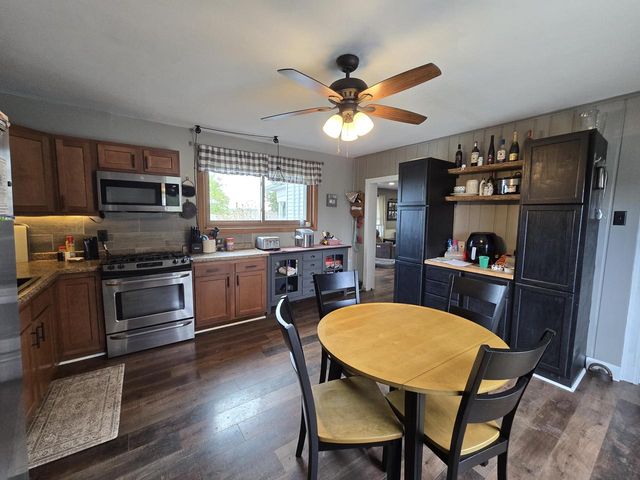 11704 12th STREET, Sturtevant, WI 53177