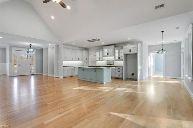 806A Calthrop Neck RD, Yorktown, VA 23693