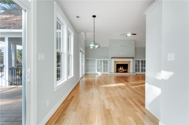 806A Calthrop Neck RD, Yorktown, VA 23693