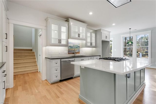 806A Calthrop Neck RD, Yorktown, VA 23693