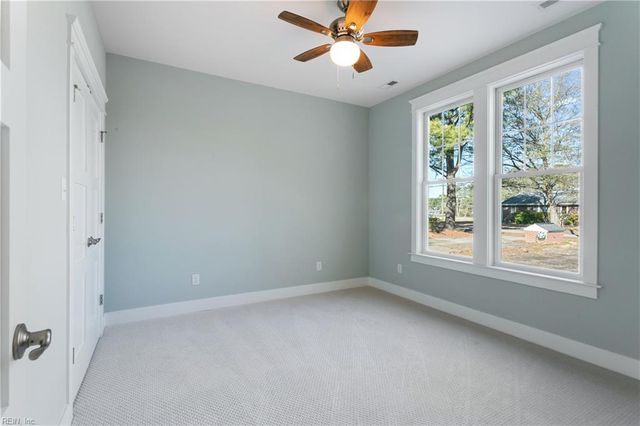 806A Calthrop Neck RD, Yorktown, VA 23693