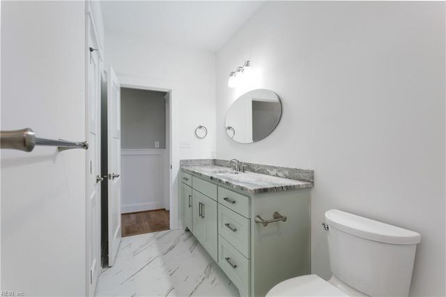806A Calthrop Neck RD, Yorktown, VA 23693
