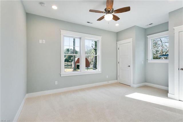 806A Calthrop Neck RD, Yorktown, VA 23693