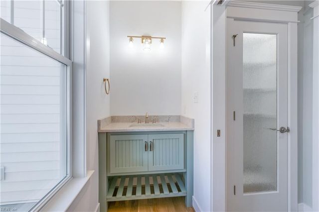 806A Calthrop Neck RD, Yorktown, VA 23693