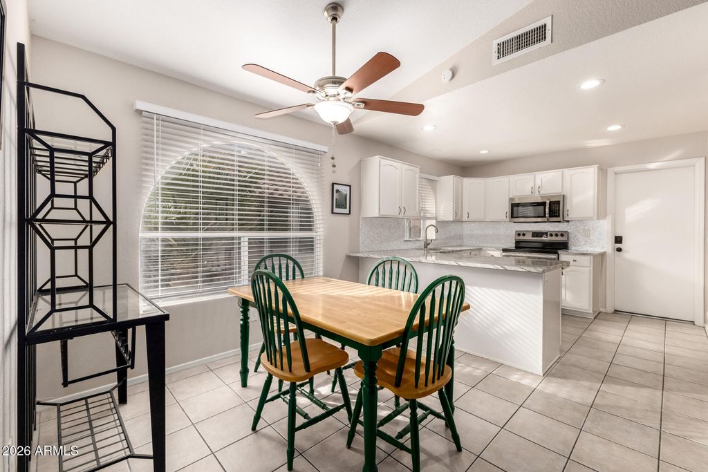 Image 3 of property listing at 2919 E MUIRWOOD Drive, Phoenix, AZ 85048