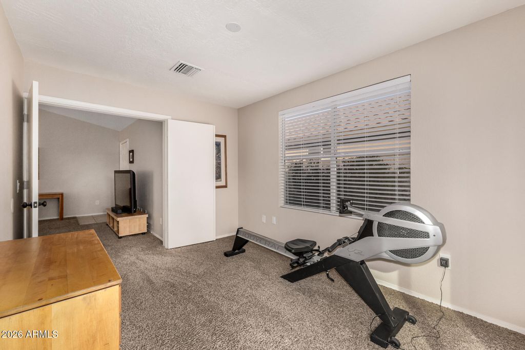 Image 9 of property listing at 2919 E MUIRWOOD Drive, Phoenix, AZ 85048