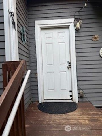 232 4th Avenue NW, Puyallup, WA 98371