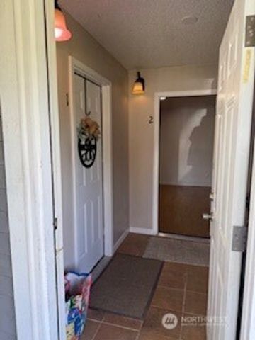 232 4th Avenue NW, Puyallup, WA 98371