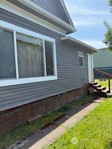 232 4th Avenue NW, Puyallup, WA 98371