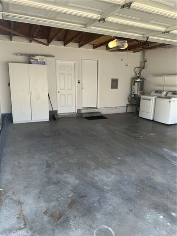 172 W Walnut D, Rialto, CA 92376