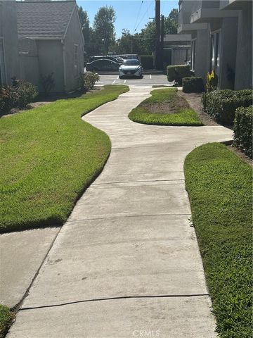 172 W Walnut D, Rialto, CA 92376