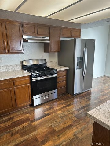 172 W Walnut D, Rialto, CA 92376