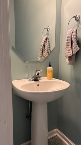 40 Mountain Laurel Way 40, Suffield, CT 06078