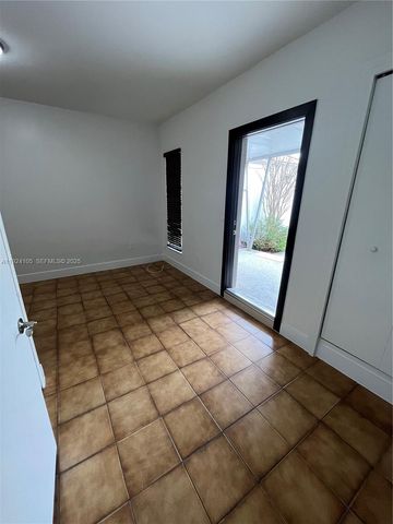 920 SW 30th Ave 2, Miami, FL 33135