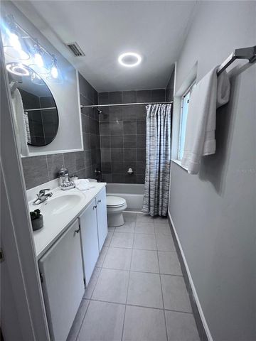 3857 W UNIVERSITY AVENUE, Gainesville, FL 32607